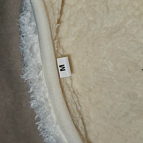 NEW World's Softest Women's Cozy Slippers Womens Medium Cream Non-Slip Soft - Picture 7 of 8